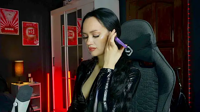 QueenAliss online show from February 25, 6:12 am