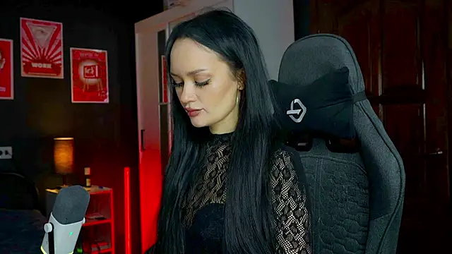 QueenAliss online show from February 26, 6:12 am