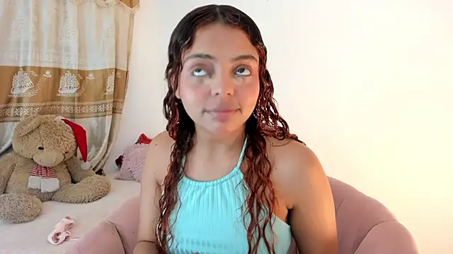 Snapshot of ValienteGirl_ chatting on December 27, 5:20 am ValienteGirl  online show from December 27, 5:20 am