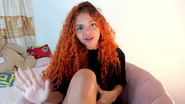 Snapshot of ValienteGirl_ chatting on January 2, 2:02 pm ValienteGirl  online show from January 2, 2:02 pm