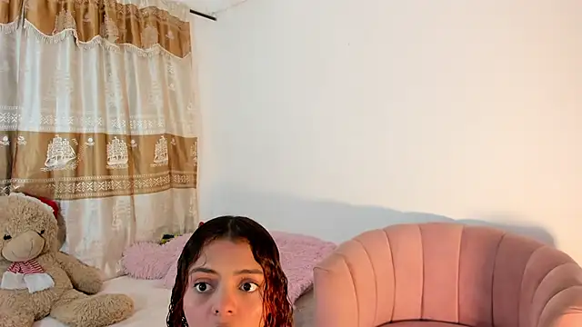 Snapshot of ValienteGirl_ chatting on January 4, 4:55 am ValienteGirl  online show from January 4, 4:55 am