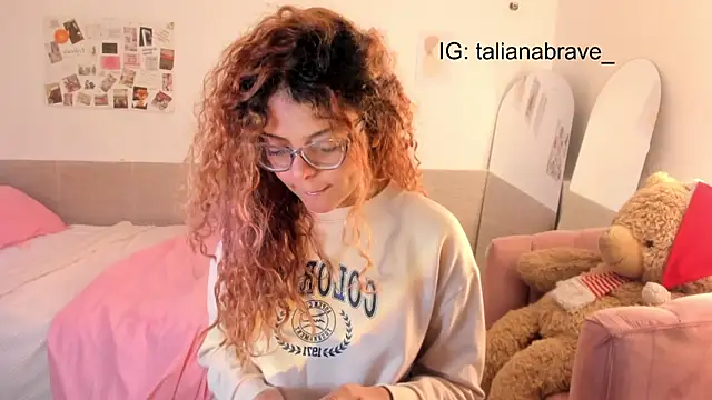 Snapshot of ValienteGirl_ chatting on September 30, 3:22 am ValienteGirl  online show from September 30, 3:22 am