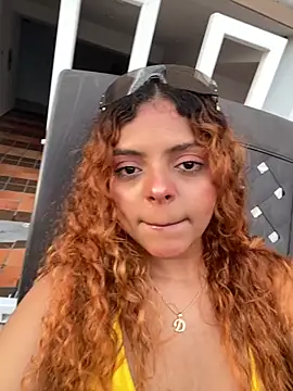 Snapshot of ValienteGirl_ chatting on October 13, 10:32 pm ValienteGirl  online show from October 13, 10:32 pm