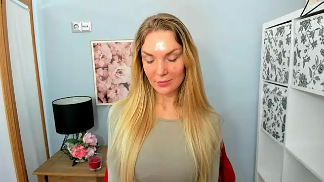 AulloraHoney online show from February 16, 9:48 am