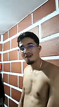 Snapshot of tiben11 chatting on January 28, 5:11 am tiben11 online show from January 28, 5:11 am