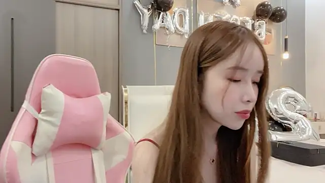 Snapshot of ANNA102 chatting on March 15, 6:25 am ANNA102 online show from March 15, 6:25 am