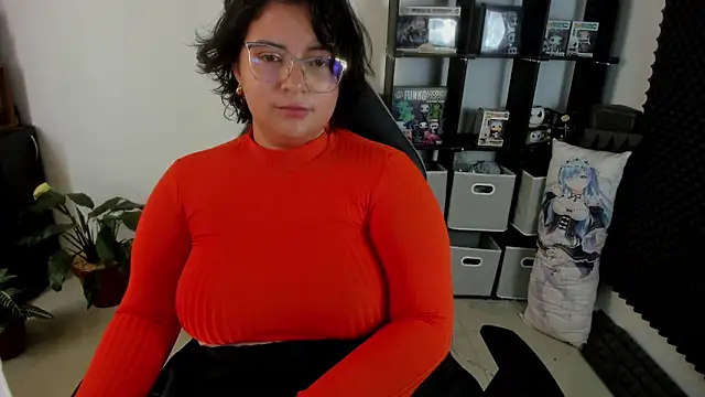 aika-dreams online show from December 7, 3:41 pm