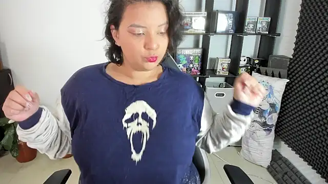 aika-dreams online show from December 28, 12:45 pm