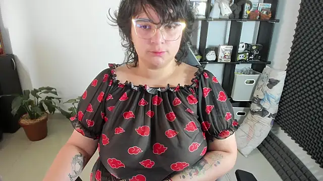 aika-dreams online show from February 2, 1:30 pm