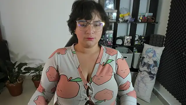 aika-dreams online show from February 19, 1:28 pm