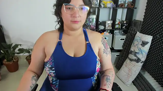 aika-dreams online show from March 5, 12:33 pm