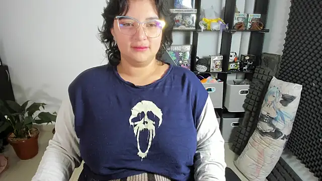 aika-dreams online show from March 6, 12:41 pm