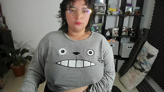 aika-dreams online show from March 14, 11:45 am