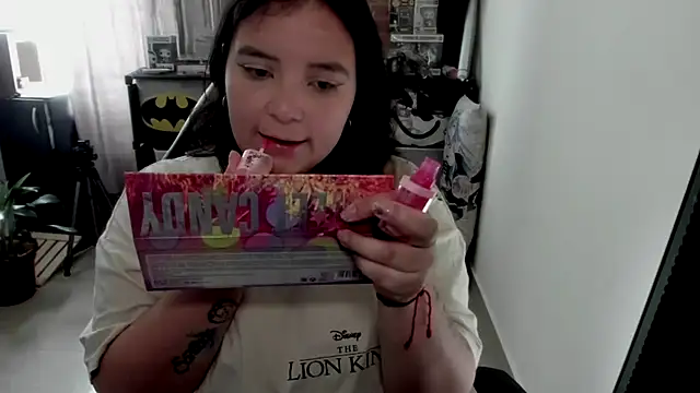 aika-dreams online show from April 5, 1:52 pm