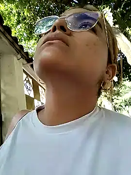 Snapshot of Mayssa_Cute chatting on December 4, 8:51 pm Mayssa Cute online show from December 4, 8:51 pm