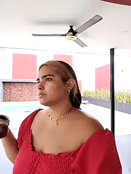 Snapshot of Mayssa_Cute chatting on December 5, 10:01 pm Mayssa Cute online show from December 5, 10:01 pm