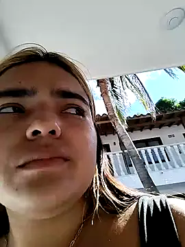 Snapshot of Mayssa_Cute chatting on December 18, 8:03 pm Mayssa Cute online show from December 18, 8:03 pm