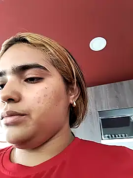 Snapshot of Mayssa_Cute chatting on December 19, 8:02 pm Mayssa Cute online show from December 19, 8:02 pm