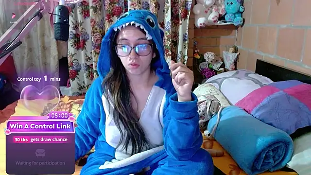 Maggie Fox3 online show from April 10, 5:12 am