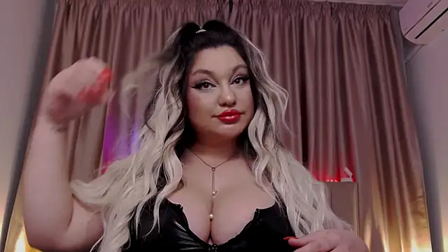 Larissa K online show from November 12, 7:46 pm