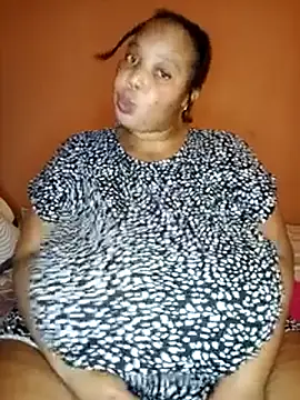 Lovelyboobs01 online show from February 14, 6:29 pm