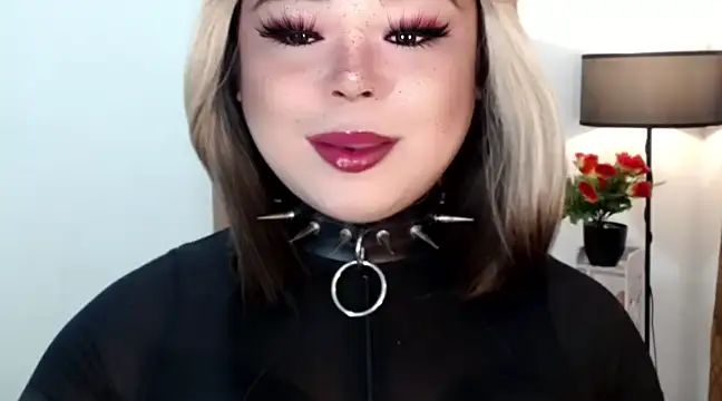 Snapshot of Mistress_DOMnicaaxx chatting on March 6, 12:54 am Mistress DOMnicaaxx online show from March 6, 12:54 am