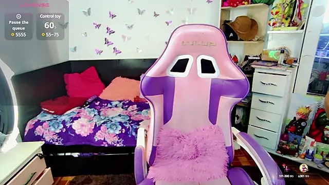 Snapshot of Naasha_ chatting on December 14, 11:07 am Naasha  online show from December 14, 11:07 am