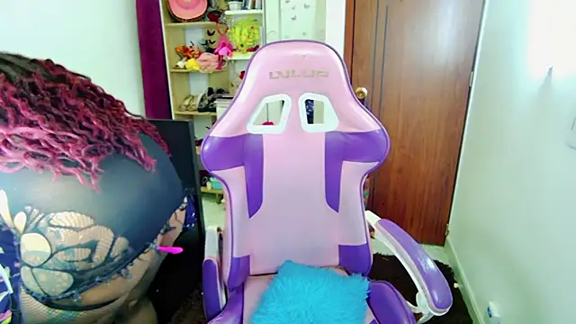 Snapshot of Naasha_ chatting on February 9, 7:49 am Naasha  online show from February 9, 7:49 am