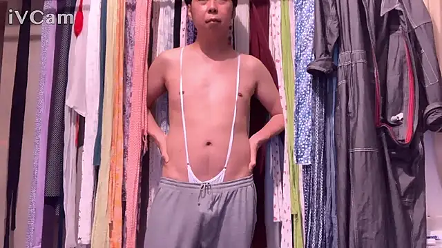 Snapshot of Fundoshi_2 chatting on June 27, 6:02 pm Fundoshi 2 online show from June 27, 6:02 pm
