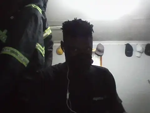 Snapshot of Mesuli9 chatting on April 9, 12:21 am Mesuli9 online show from April 9, 12:21 am