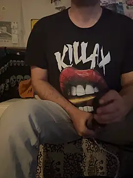 Snapshot of ilievmt84 chatting on March 15, 10:21 am ilievmt84 online show from March 15, 10:21 am