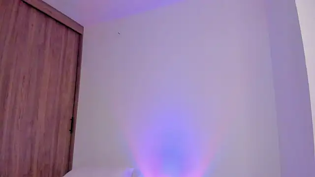 Snapshot of Cheerry1 chatting on January 13, 11:10 pm Cheerry1 online show from January 13, 11:10 pm