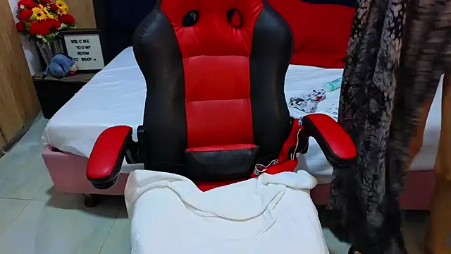 SexyLeilaa online show from February 20, 5:12 am