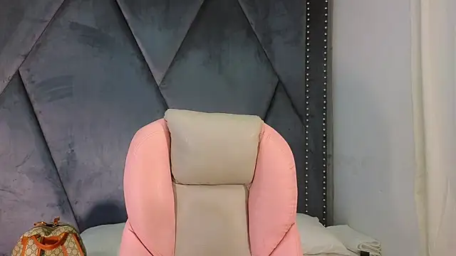 SexyLeilaa online show from March 9, 12:00 am