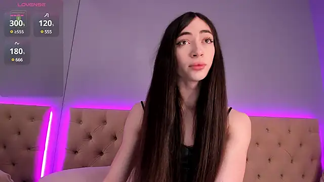 Snapshot of NickieRainer chatting on December 5, 4:20 am NickieRainer online show from December 5, 4:20 am