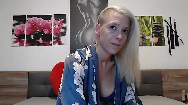 Naschkatze01 online show from September 26, 6:12 pm