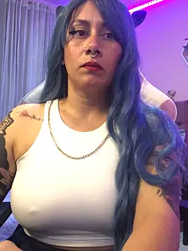 Luna Paris  online show from January 19, 1:10 am