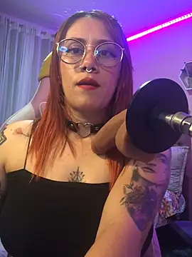 Luna Paris  online show from February 9, 12:17 am