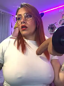 Luna Paris  online show from February 12, 9:22 pm