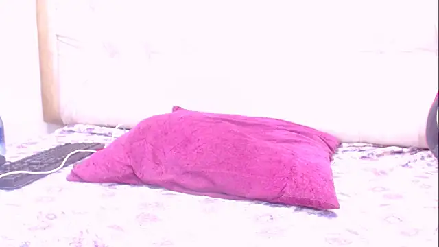 ZoeRoss2u online show from January 10, 10:25 pm