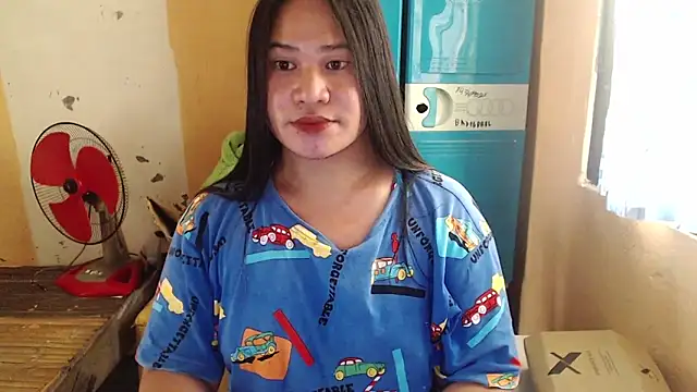 Hugeladycockmarga online show from December 2, 1:44 am