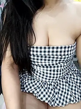 Snapshot of Beautiful_xxo chatting on March 7, 5:43 pm Beautiful xxo online show from March 7, 5:43 pm