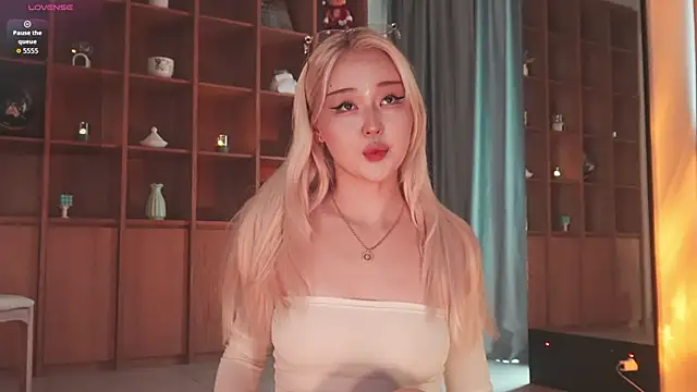 hyun chia online show from April 6, 3:37 am