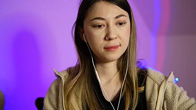 chibi moon  online show from January 18, 8:09 pm