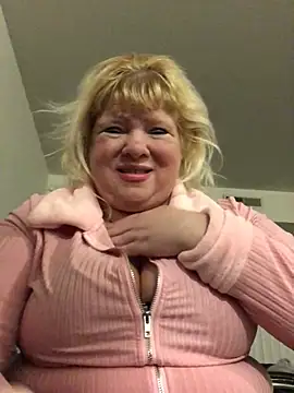 Snapshot of JemJensen30 chatting on February 10, 8:42 am JemJensen30 online show from February 10, 8:42 am