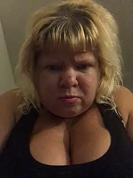 Snapshot of JemJensen30 chatting on October 10, 6:23 am JemJensen30 online show from October 10, 6:23 am