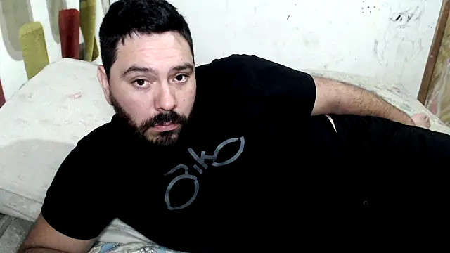 Snapshot of lucasprloco chatting on January 2, 12:55 am lucasprloco online show from January 2, 12:55 am