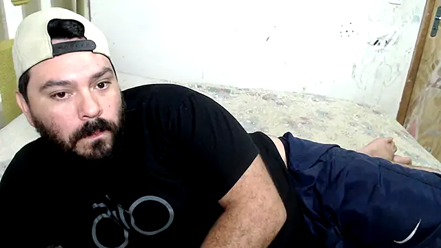 Snapshot of lucasprloco chatting on January 19, 10:06 pm lucasprloco online show from January 19, 10:06 pm