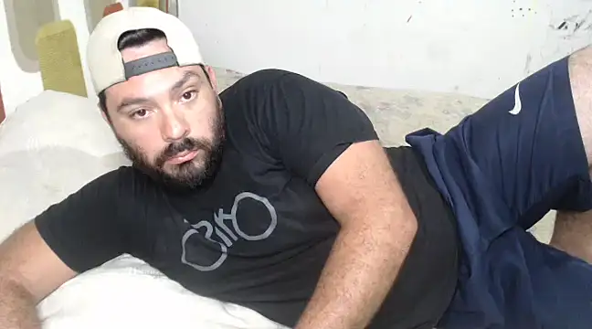 Snapshot of lucasprloco chatting on January 25, 2:36 pm lucasprloco online show from January 25, 2:36 pm