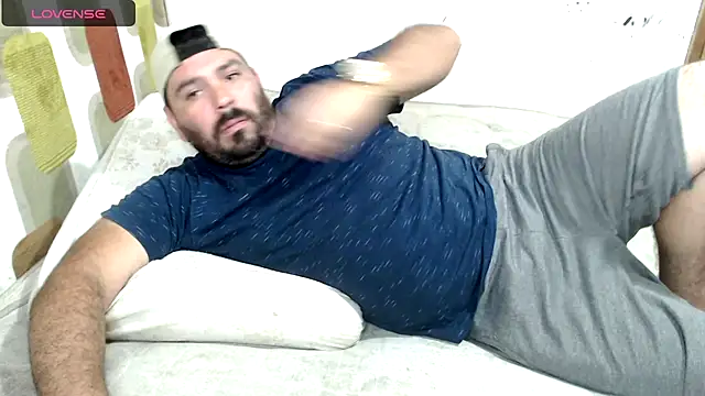 Snapshot of lucasprloco chatting on February 7, 6:56 pm lucasprloco online show from February 7, 6:56 pm